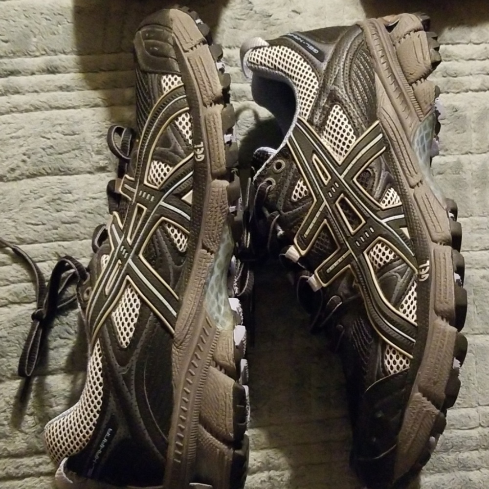 Basic Sneakers - image 2